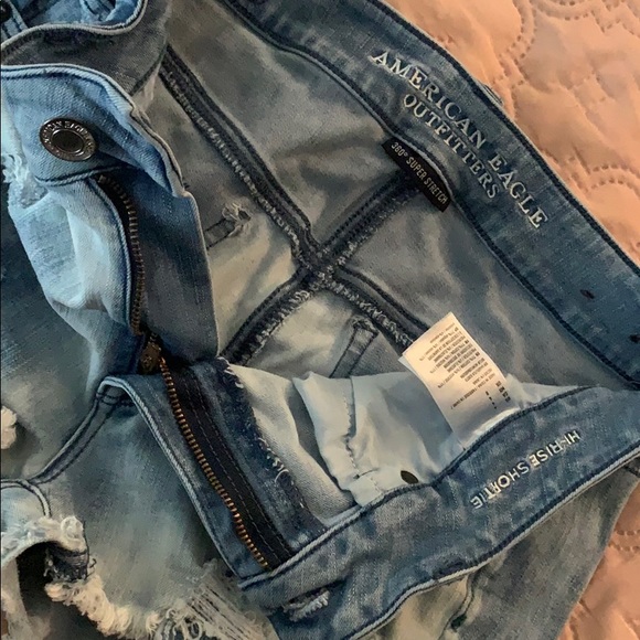 Hi- Rise Shortie Shorts From American Eagle - Picture 3 of 4